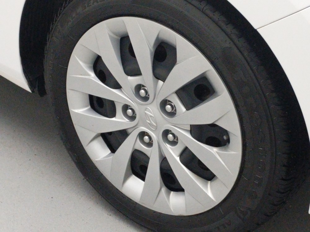 2017 Hyundai Elantra - Wheel