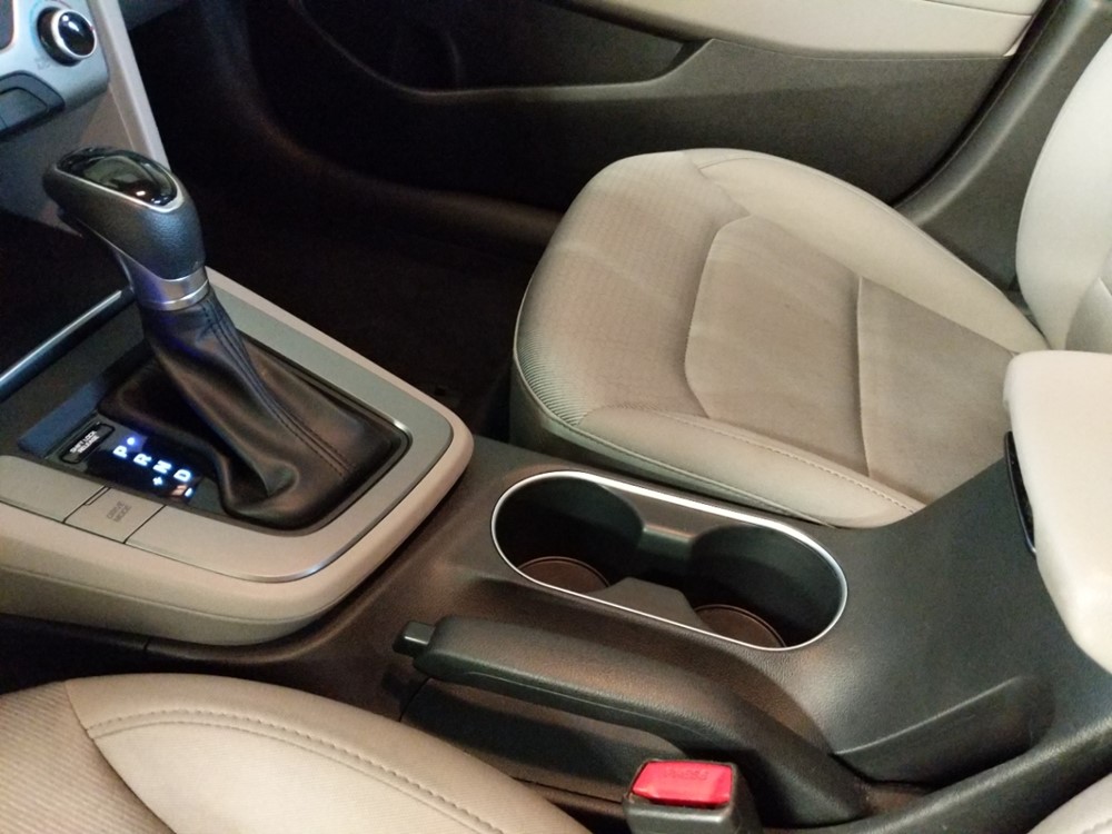 2017 Hyundai Elantra - Center Console/Cup Holders