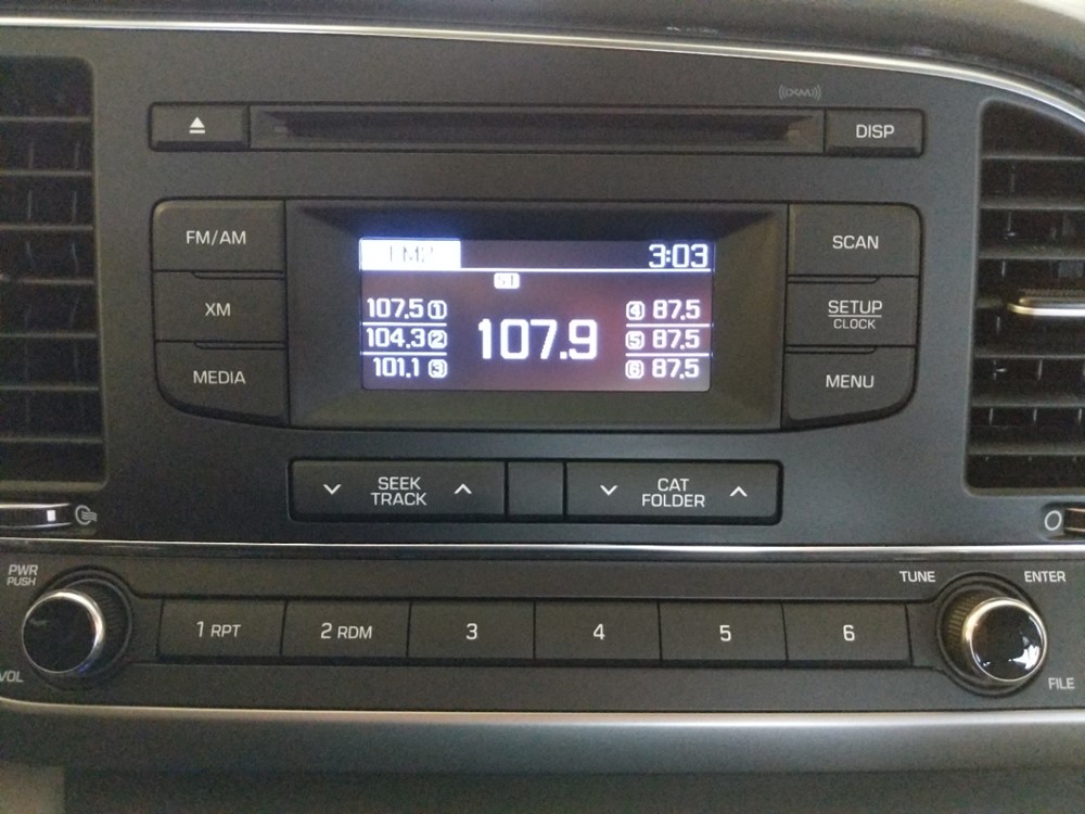 2017 Hyundai Elantra - Stereo Package