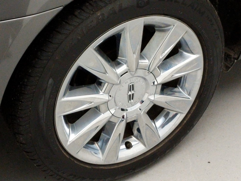 2012 Lincoln MKZ - Wheel