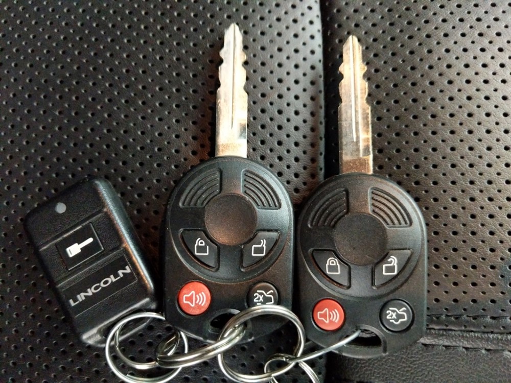 2012 Lincoln MKZ - Keys