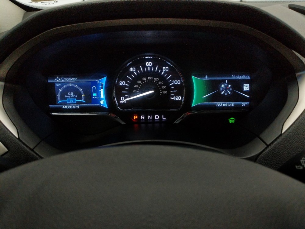 2016 Lincoln MKZ - Odometer Close Up