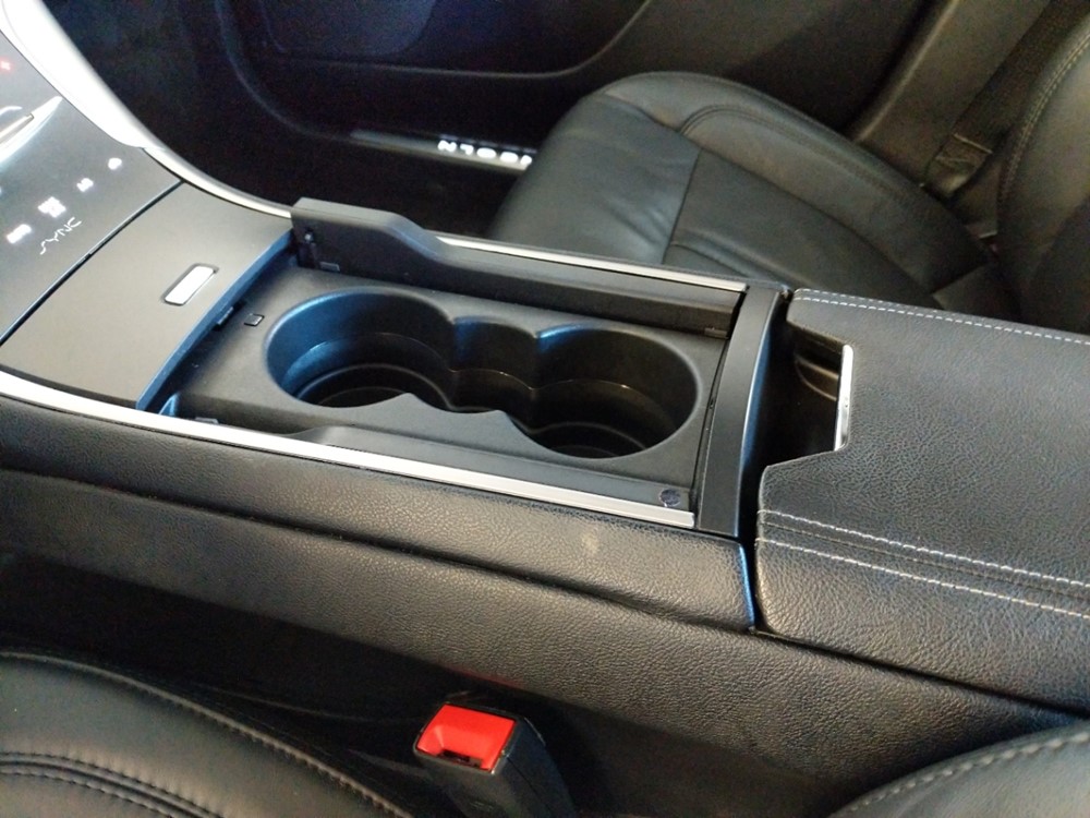 2016 Lincoln MKZ - Center Console/Cup Holders