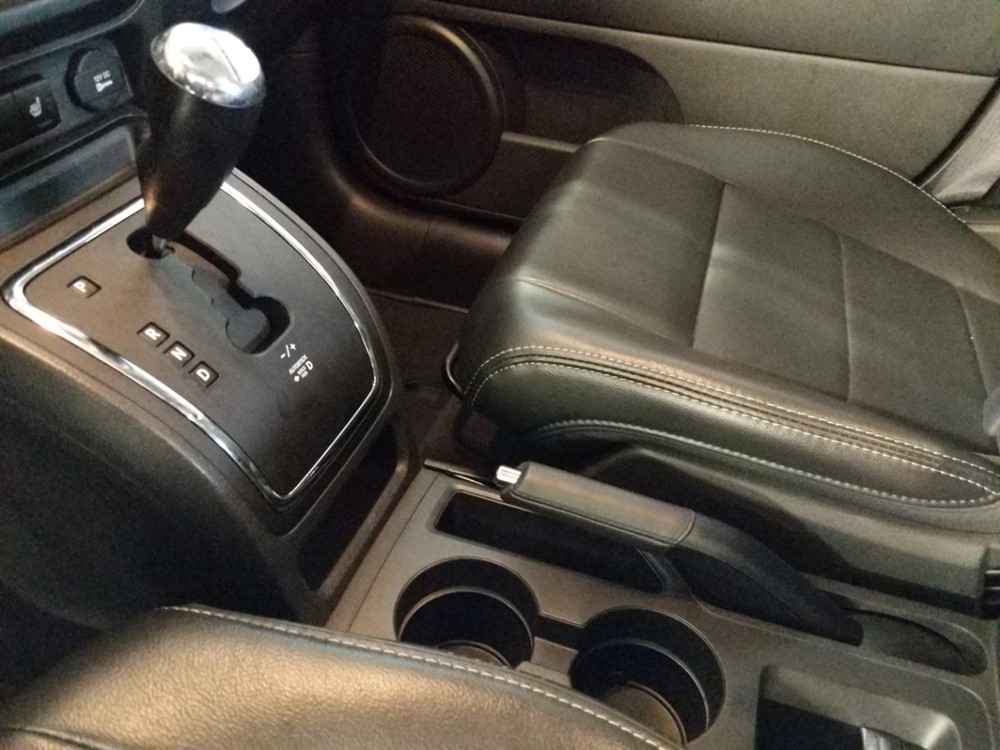 2011 Jeep Compass - Center Console/Cup Holders