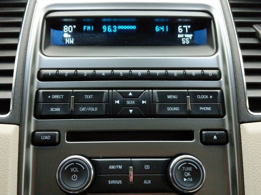 2011 Ford Taurus - Stereo Package