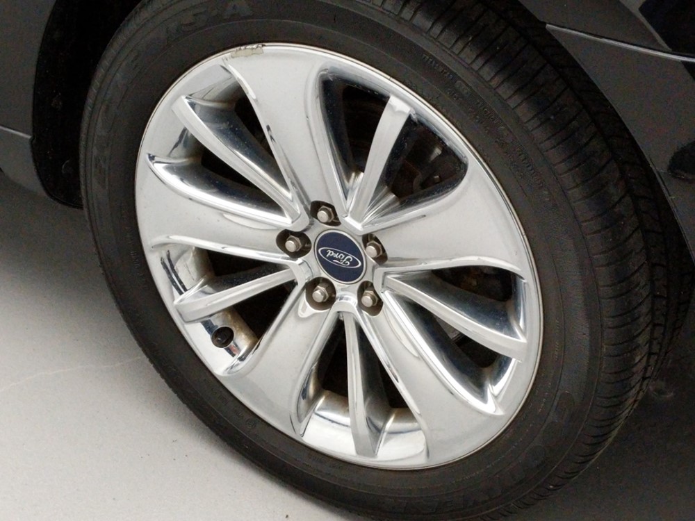 2011 Ford Taurus - Wheel