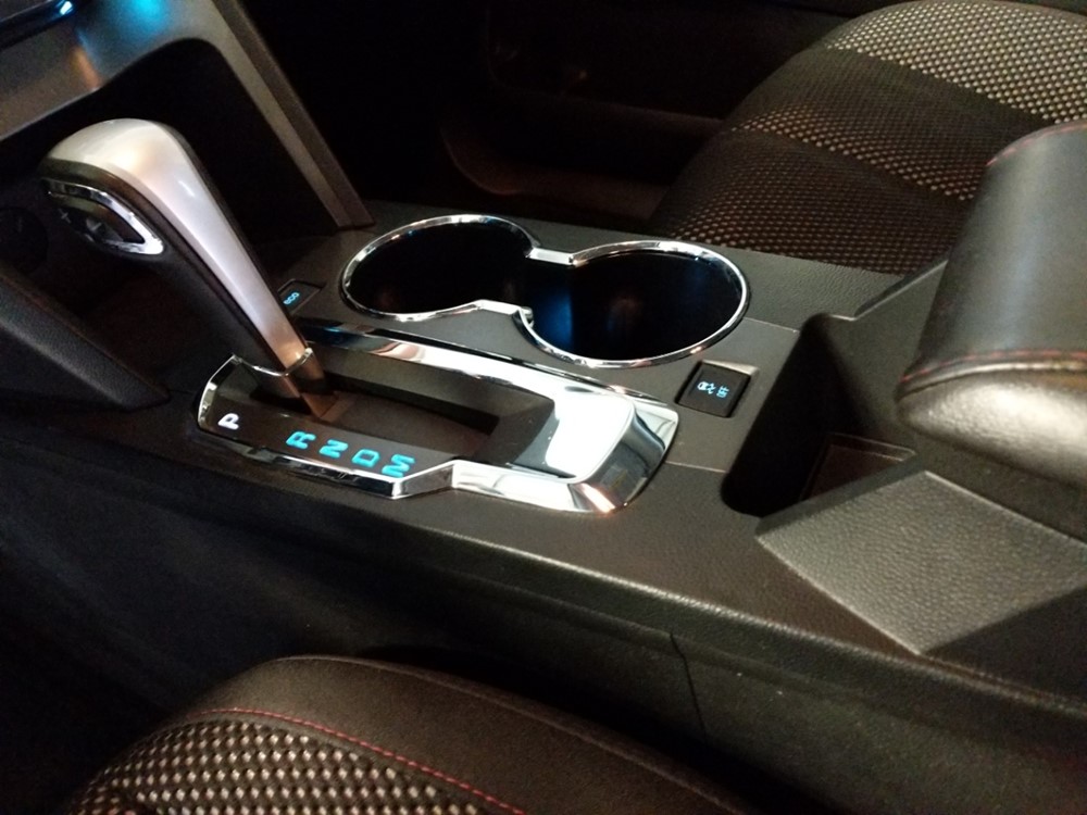 2012 Chevrolet Equinox - Center Console/Cup Holders