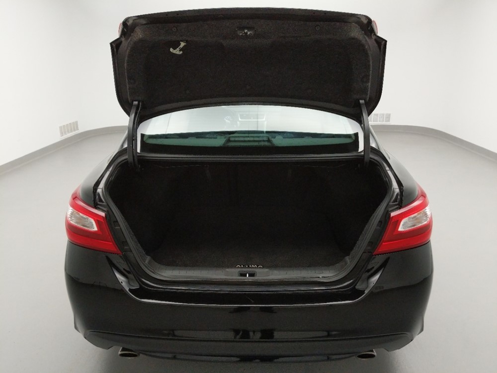 2017 Nissan Altima - Trunk