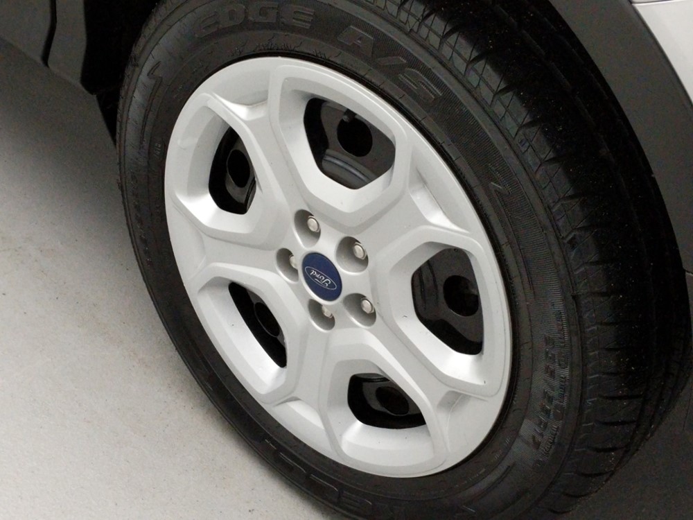 2017 Ford Escape - Wheel