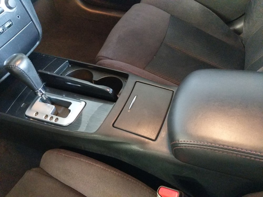 2014 Nissan Maxima - Center Console/Cup Holders