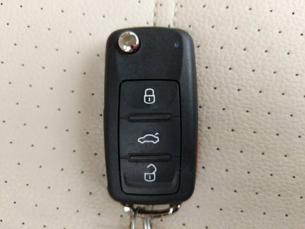 2013 Volkswagen Passat - Keys