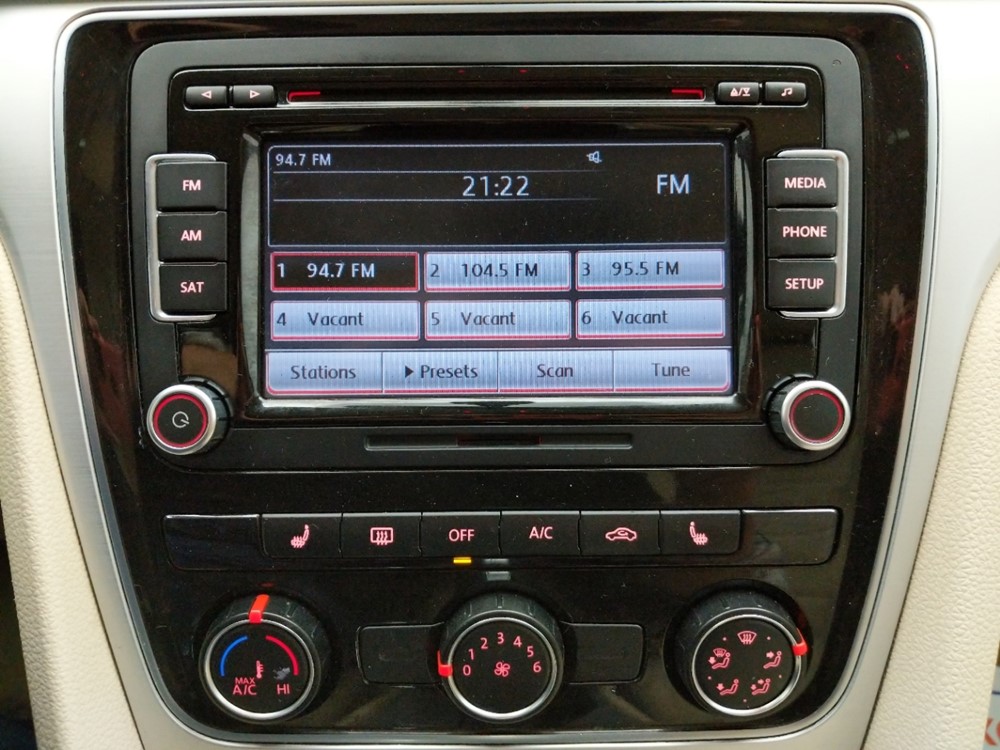 2013 Volkswagen Passat - Stereo Package