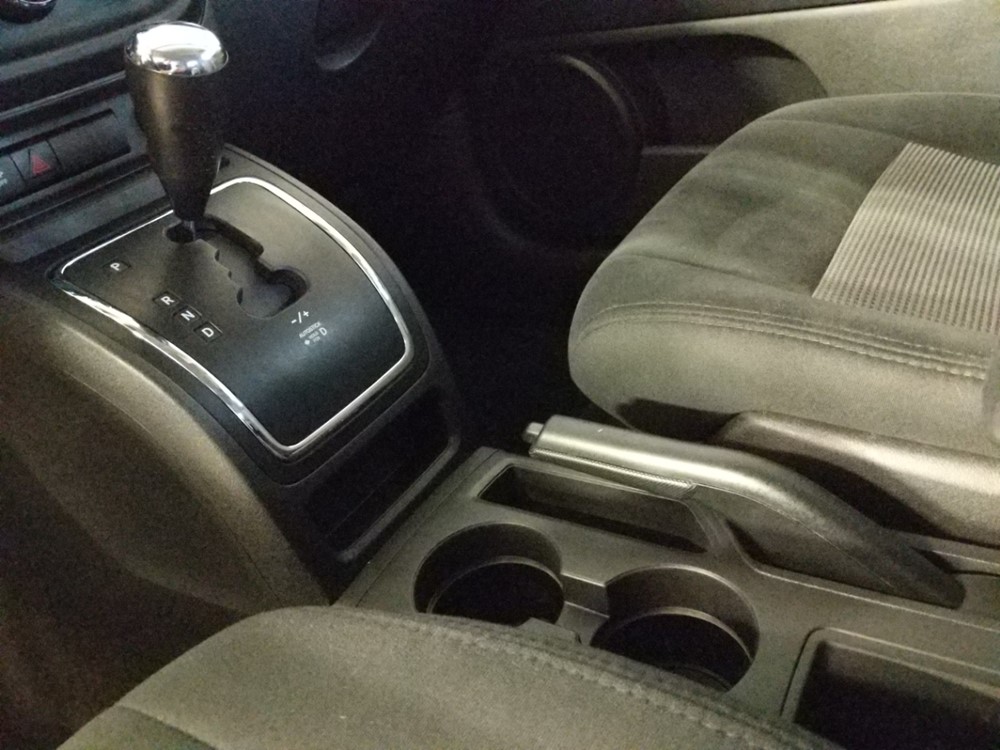 2014 Jeep Compass - Center Console/Cup Holders