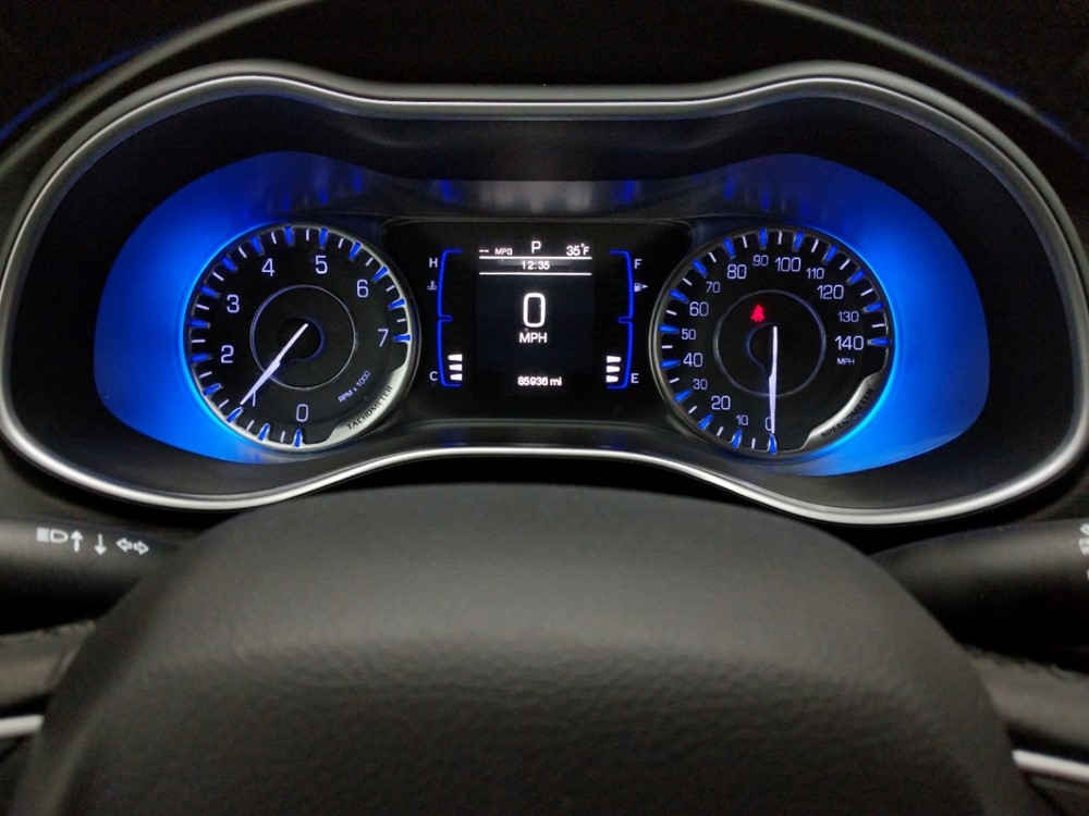 2015 Chrysler 200 - Odometer Close Up