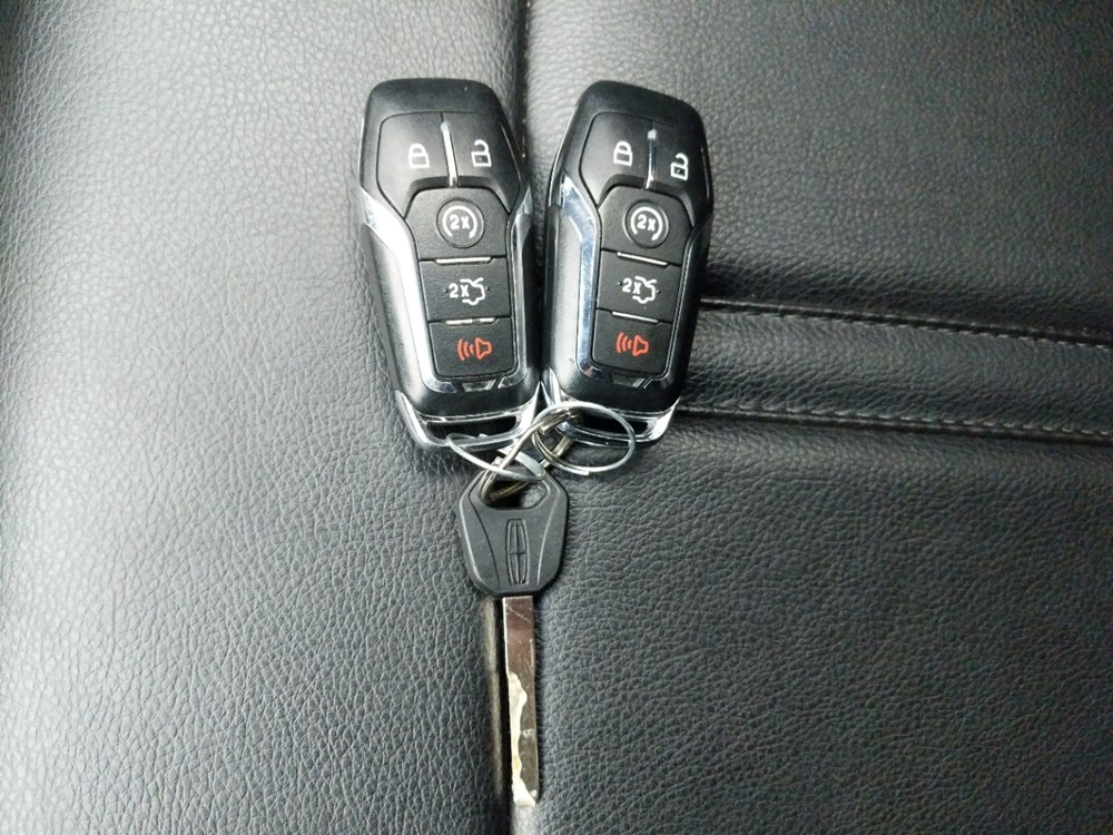 2016 Lincoln MKZ - Keys