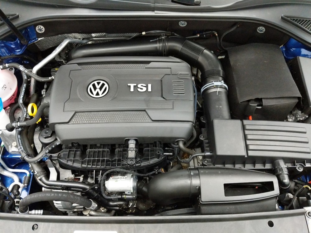 2017 Volkswagen Passat - Engine