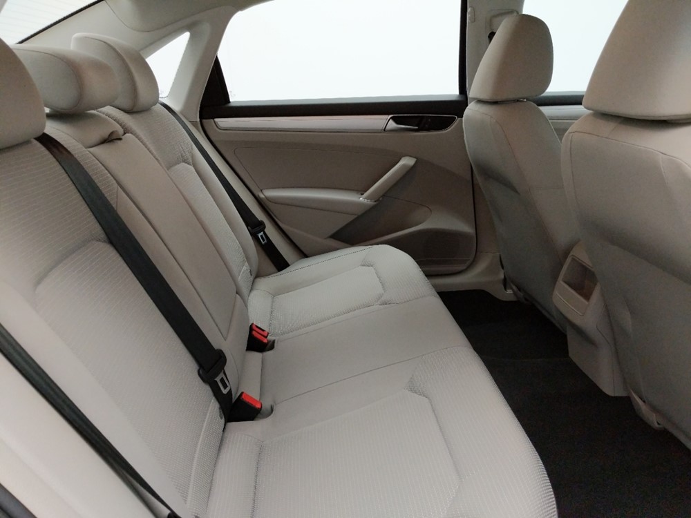 2017 Volkswagen Passat - Passenger Rear Seat