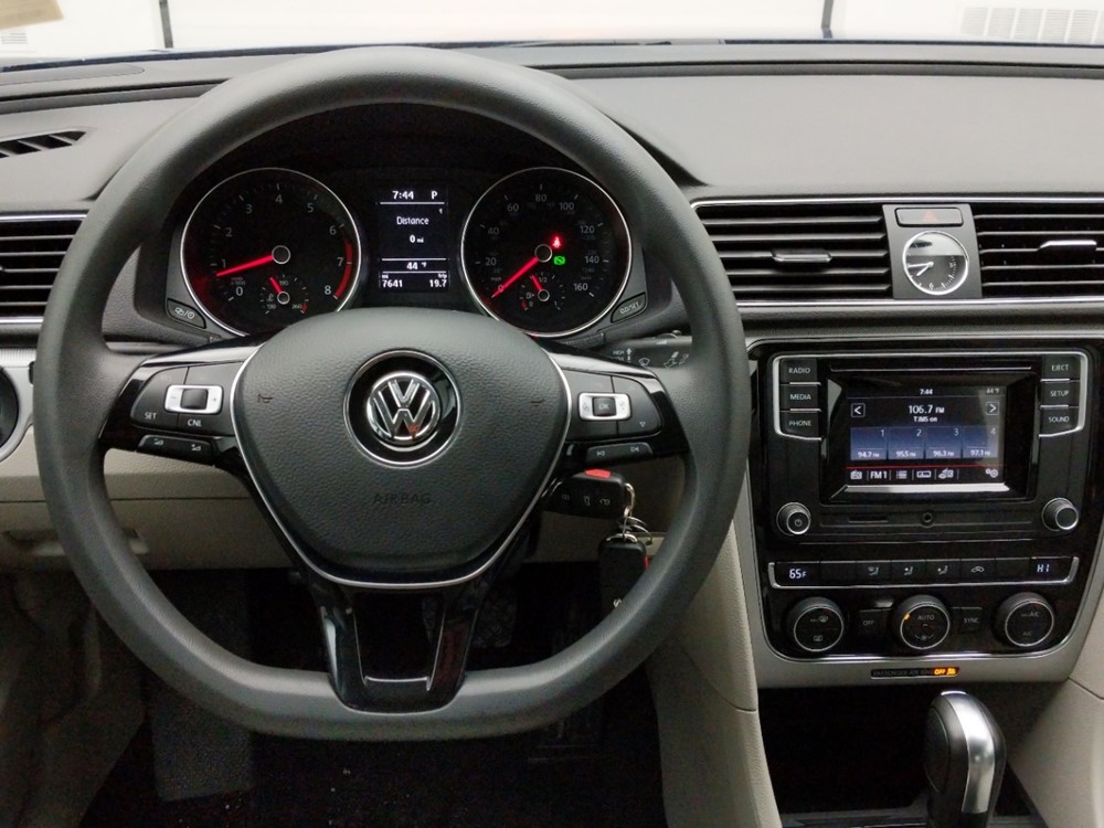 2017 Volkswagen Passat - Driver Dash