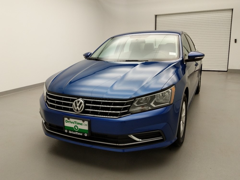2017 Volkswagen Passat - Driver Front Hood