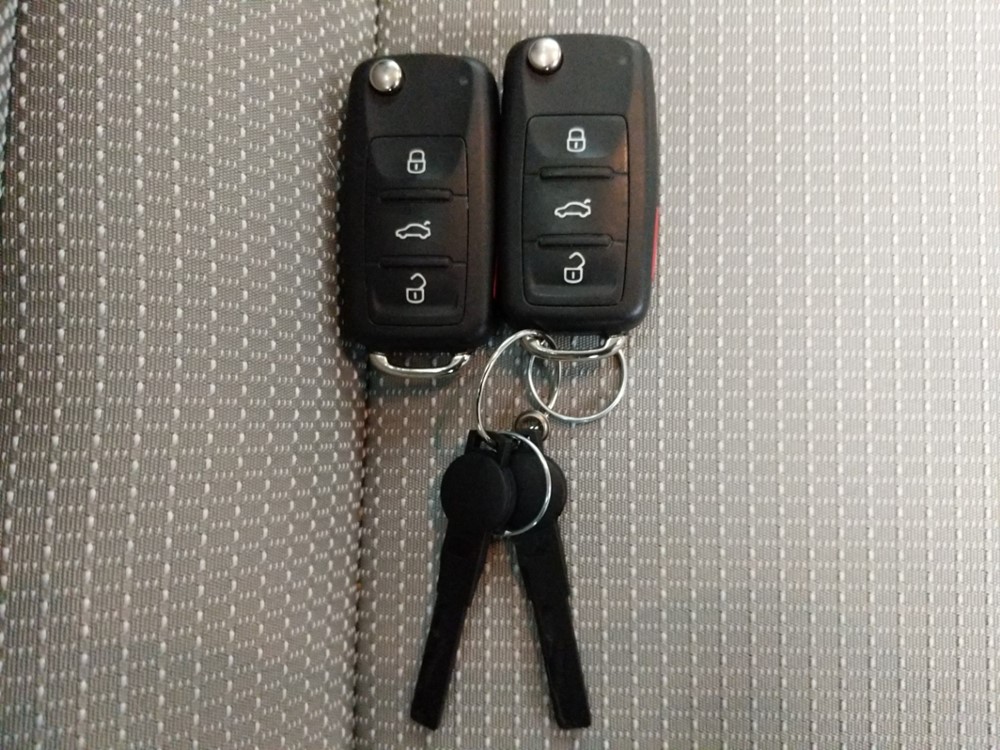 2017 Volkswagen Passat - Keys