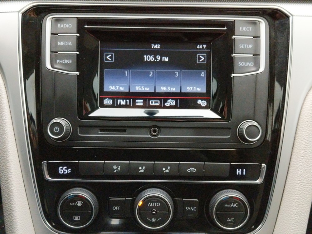 2017 Volkswagen Passat - Stereo Package