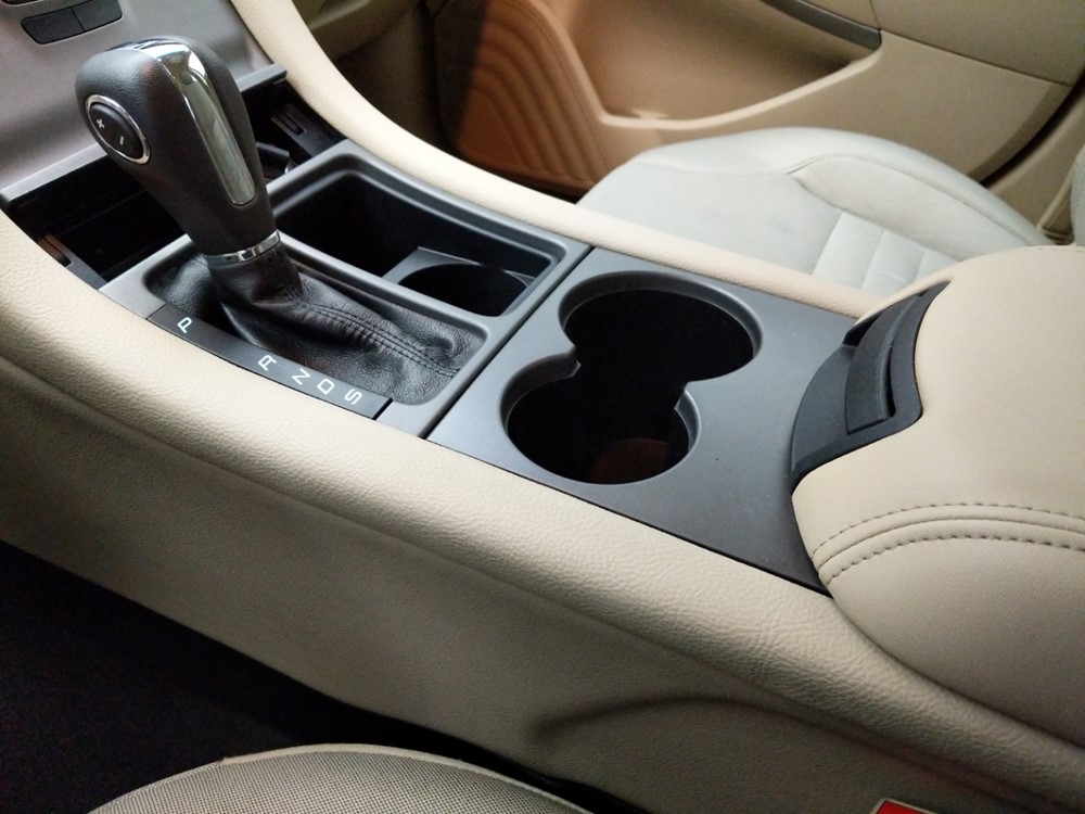 2014 Ford Taurus - Center Console/Cup Holders