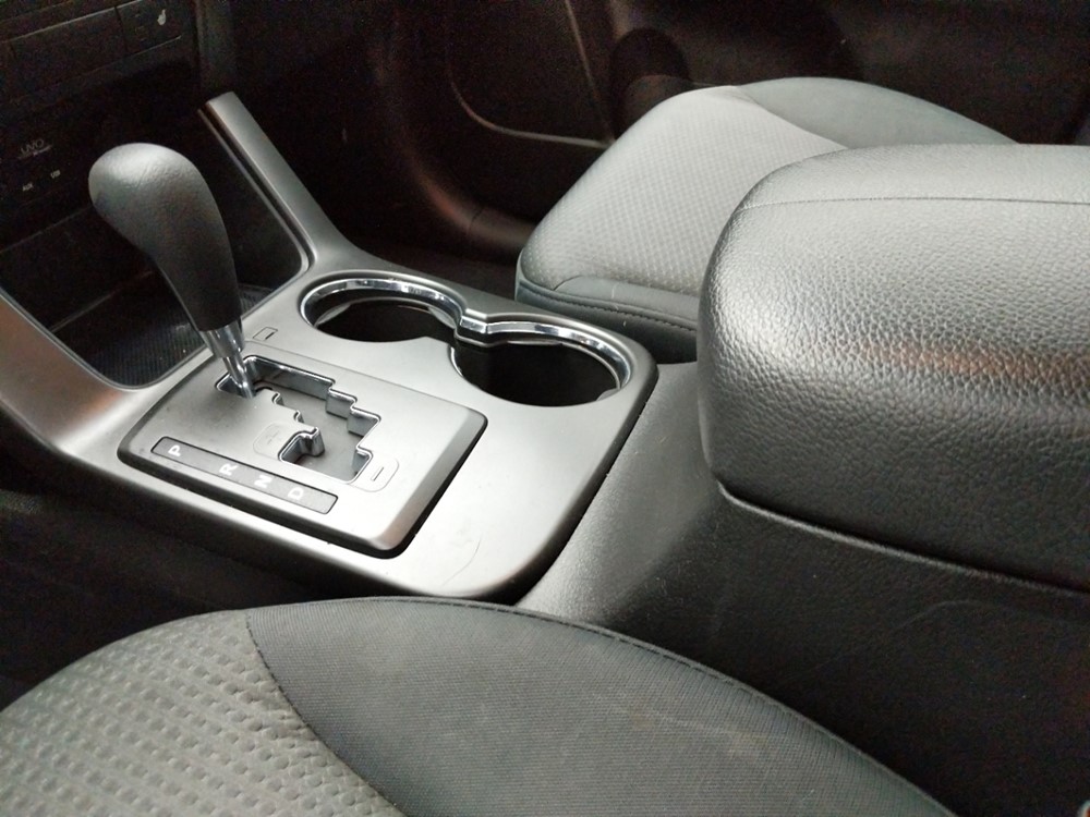 2013 Kia Sorento - Center Console/Cup Holders