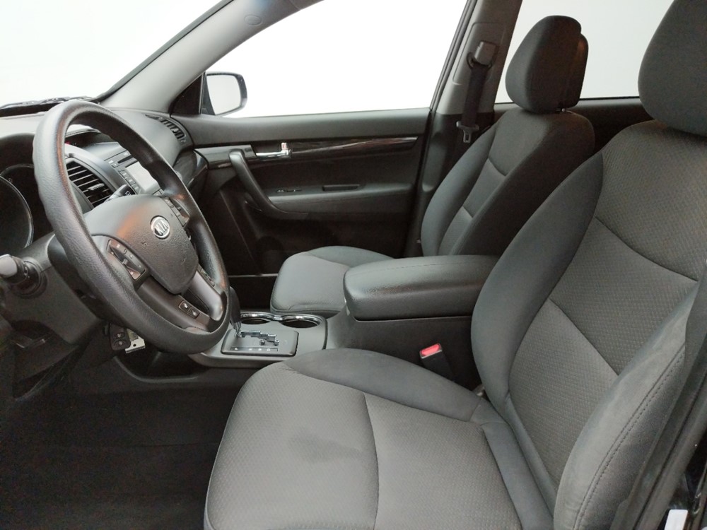 2013 Kia Sorento - Driver Front Seat