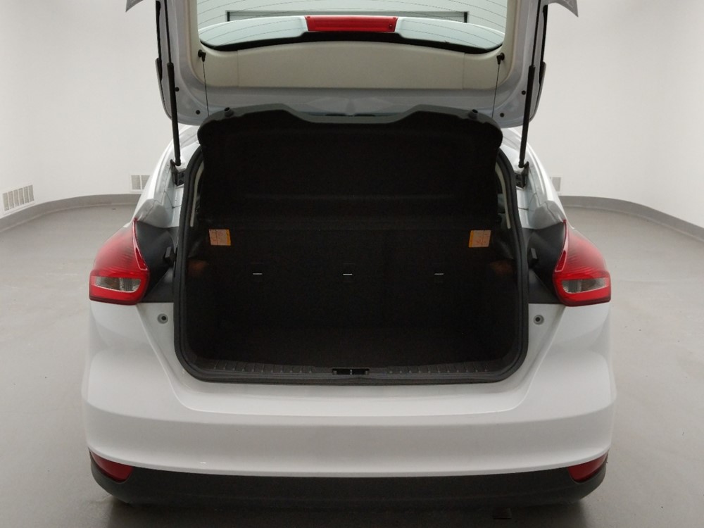 2017 Ford Focus - Trunk