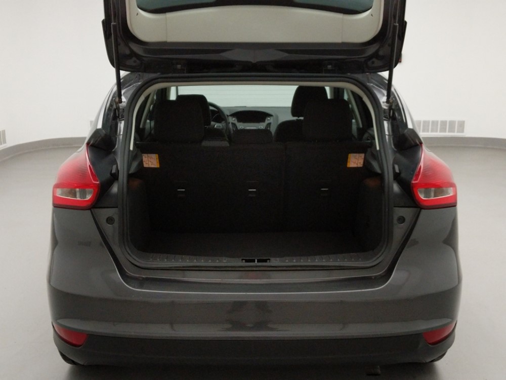 2017 Ford Focus - Trunk