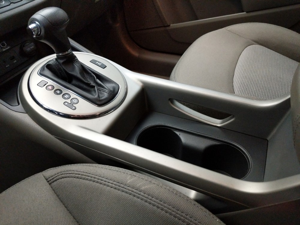 2014 Kia Sportage - Center Console/Cup Holders
