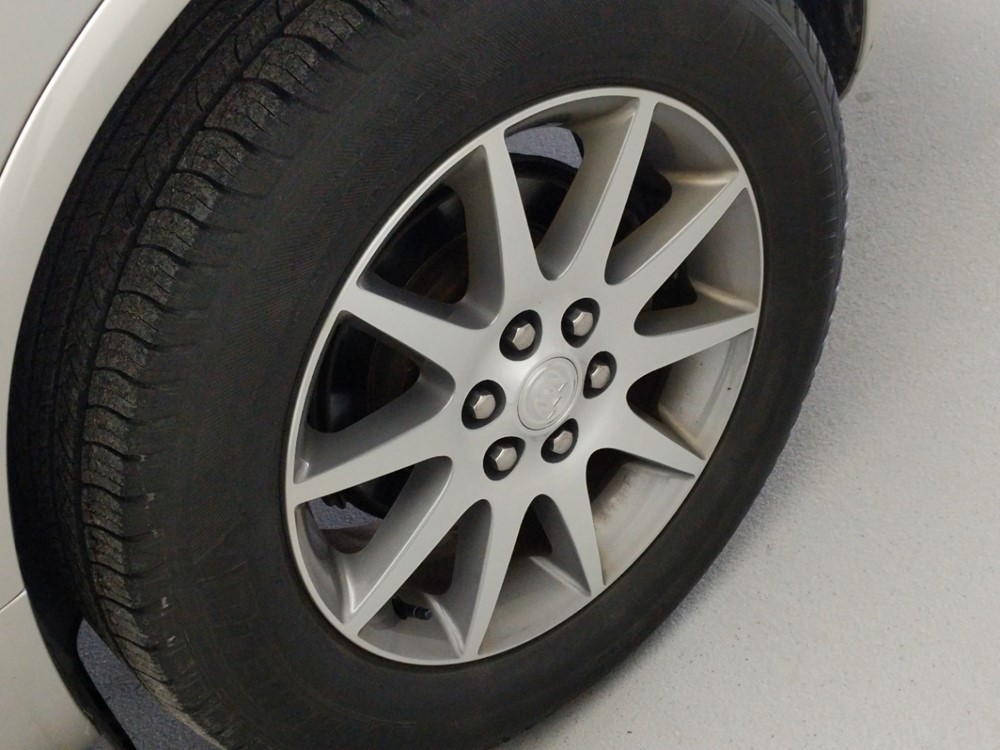 2017 Buick Enclave - Wheel