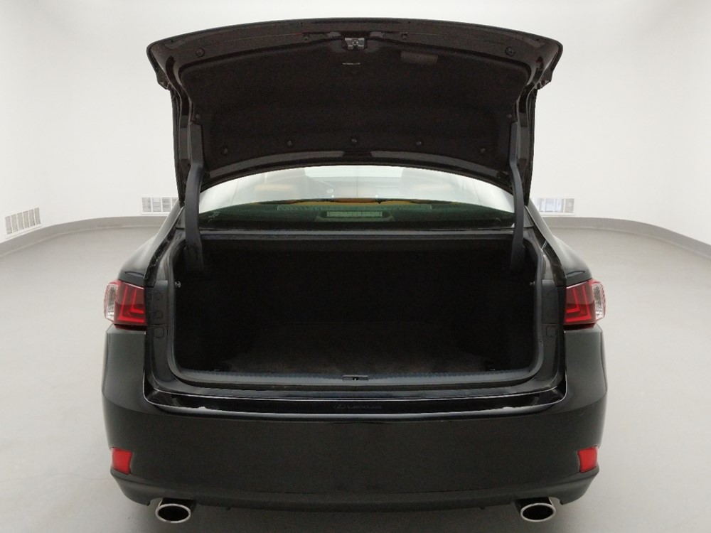 2016 Lexus IS 200t - Trunk
