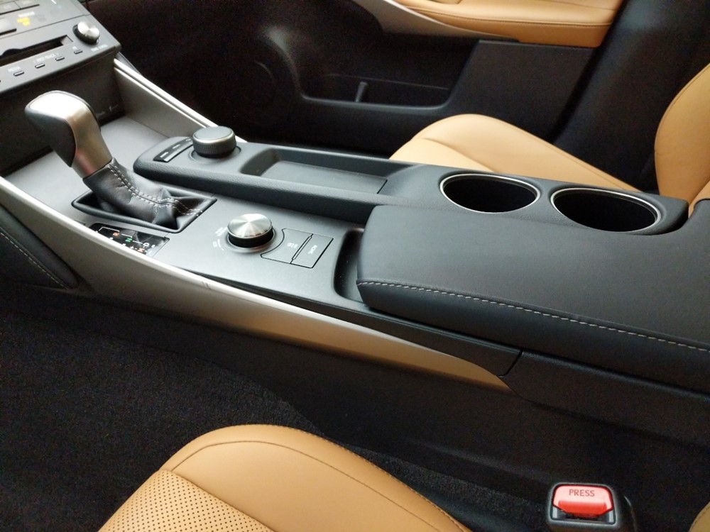2016 Lexus IS 200t - Center Console/Cup Holders