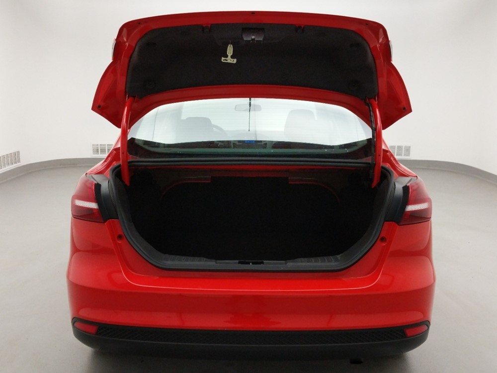 2017 Ford Focus - Trunk
