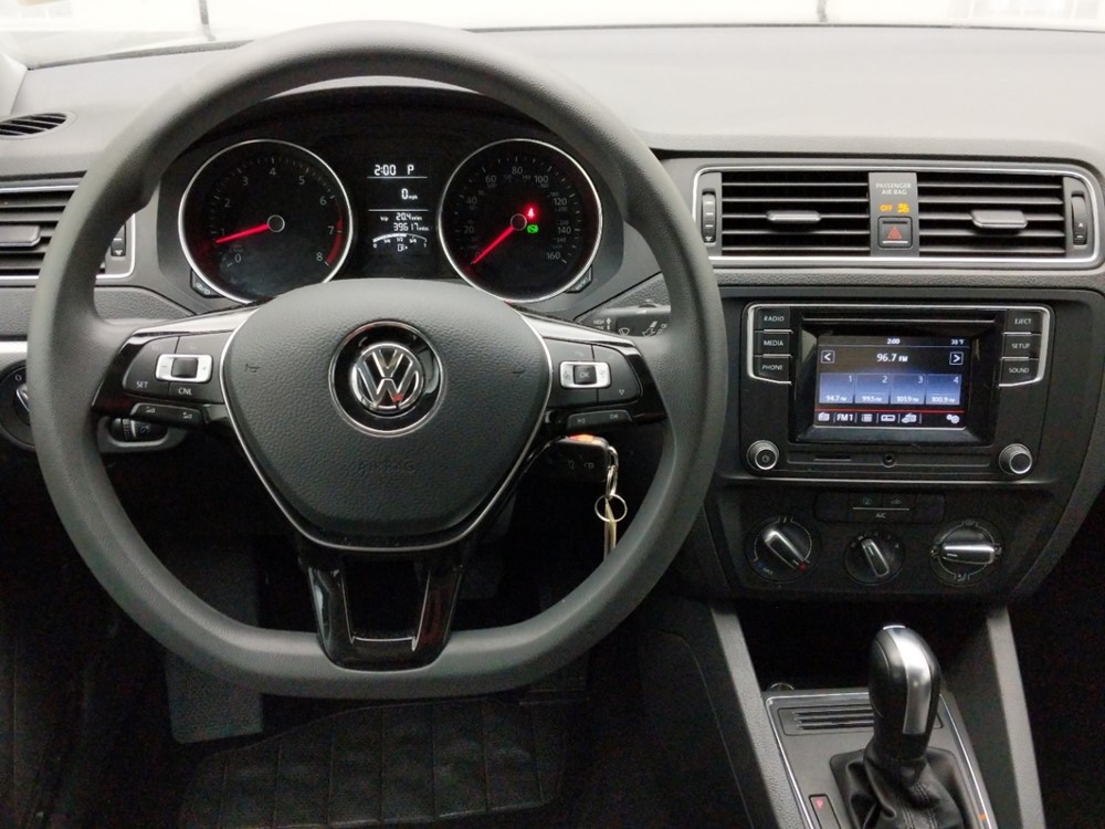 2017 Volkswagen Jetta - Driver Dash