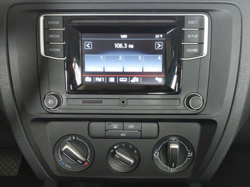 2017 Volkswagen Jetta - Stereo Package
