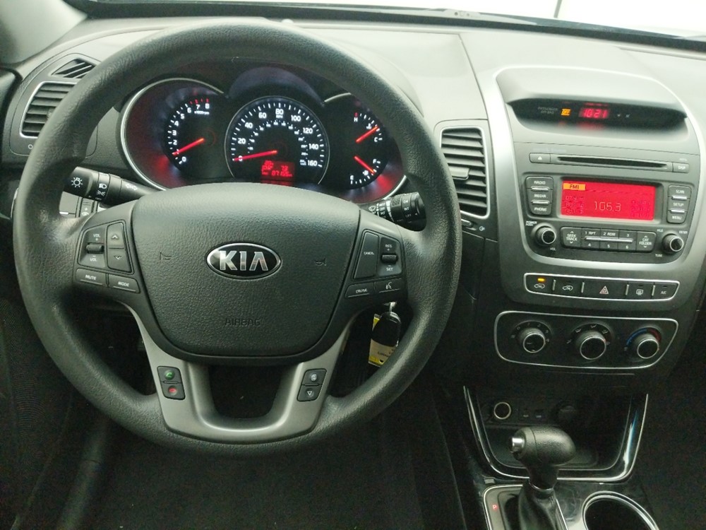 2015 Kia Sorento - Driver Dash