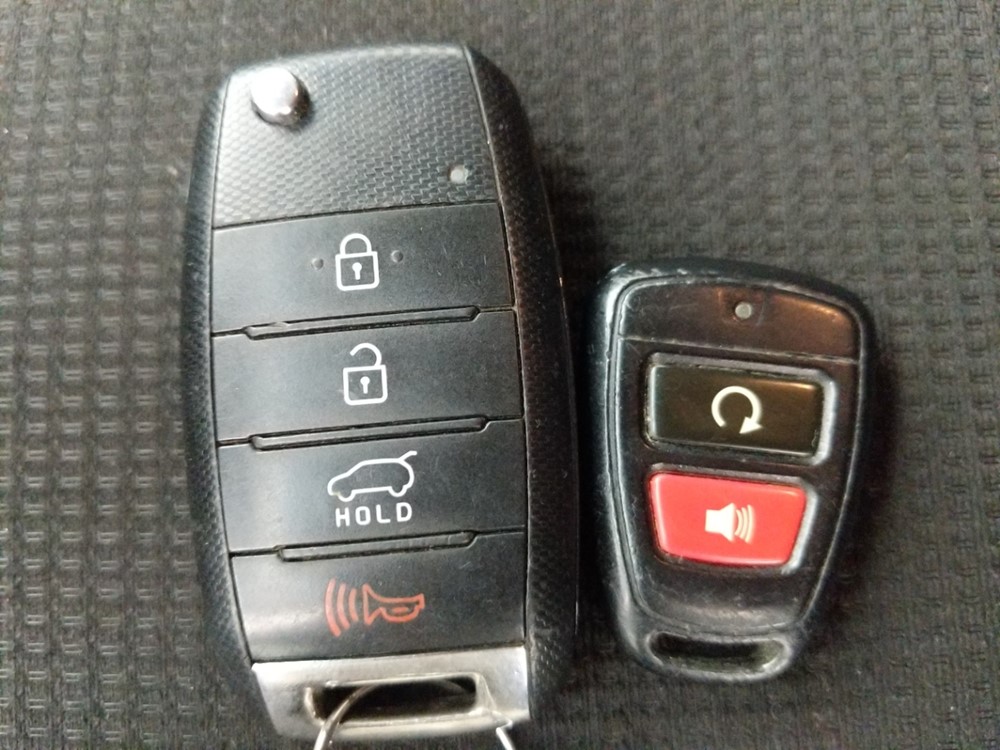 2015 Kia Sorento - Keys