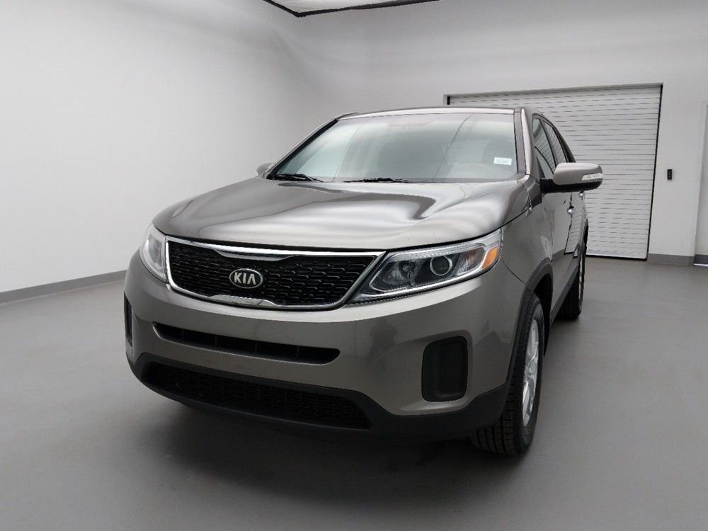 2015 Kia Sorento - Driver Front Hood