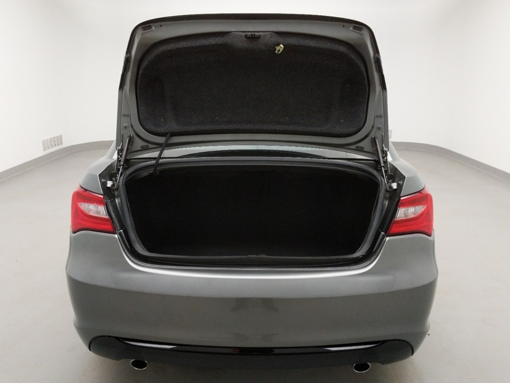 2013 Chrysler 200 - Trunk