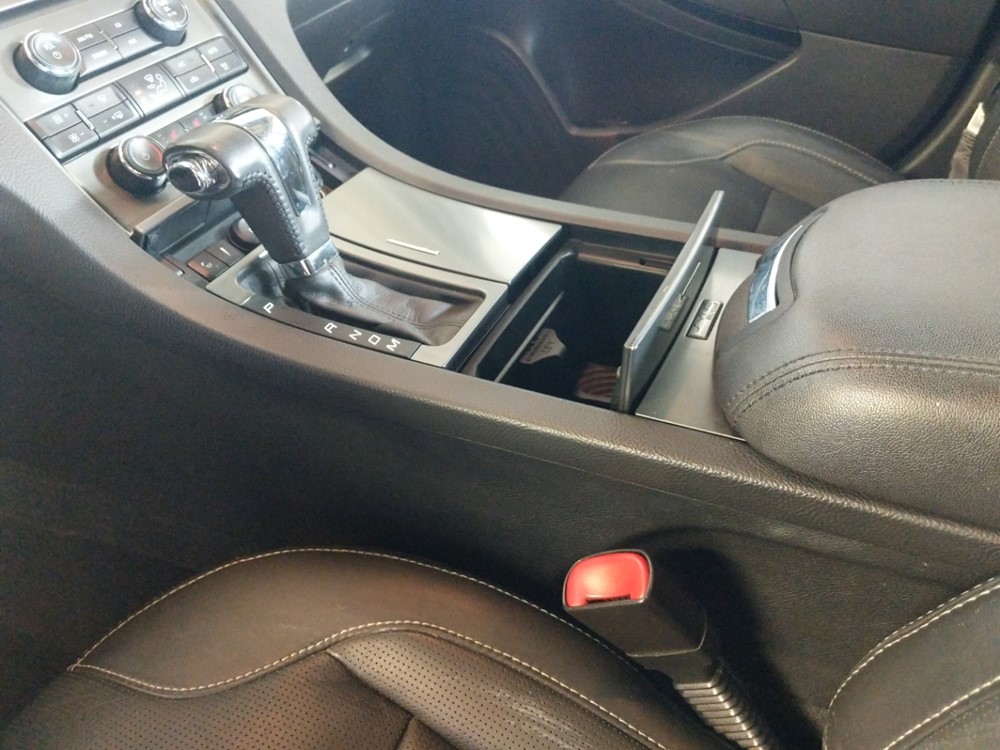 2010 Ford Taurus - Center Console/Cup Holders