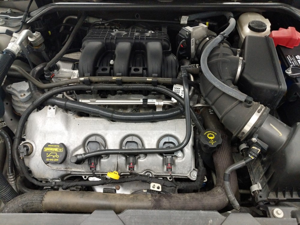 2010 Ford Taurus - Engine