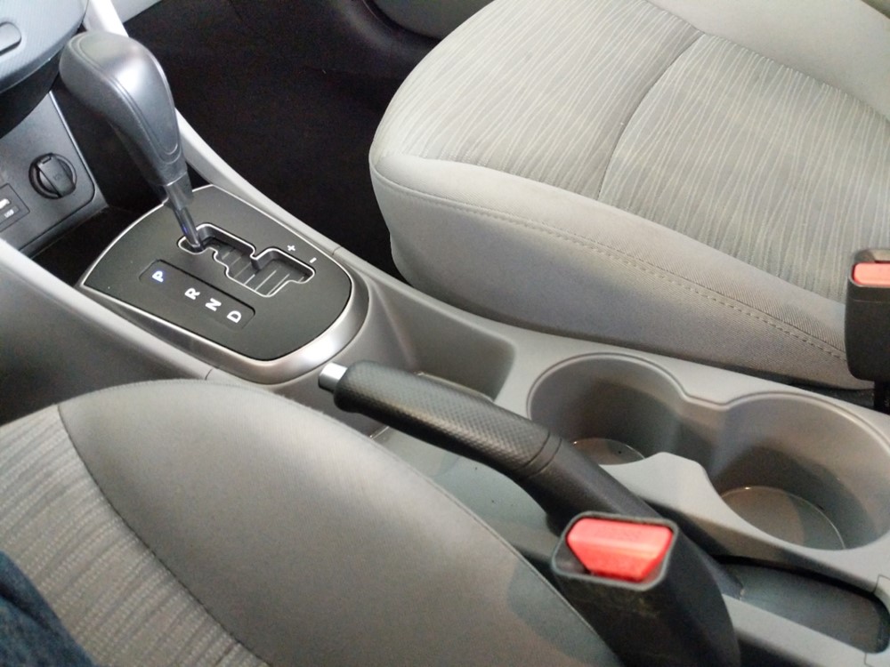 2017 Hyundai Accent - Center Console/Cup Holders
