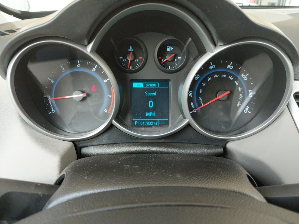 2015 Chevrolet Cruze - Odometer Close Up
