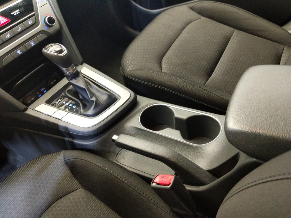 2018 Hyundai Elantra - Center Console/Cup Holders