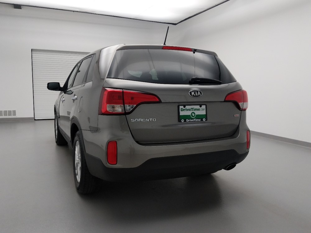 2014 Kia Sorento - Driver Rear Trunk
