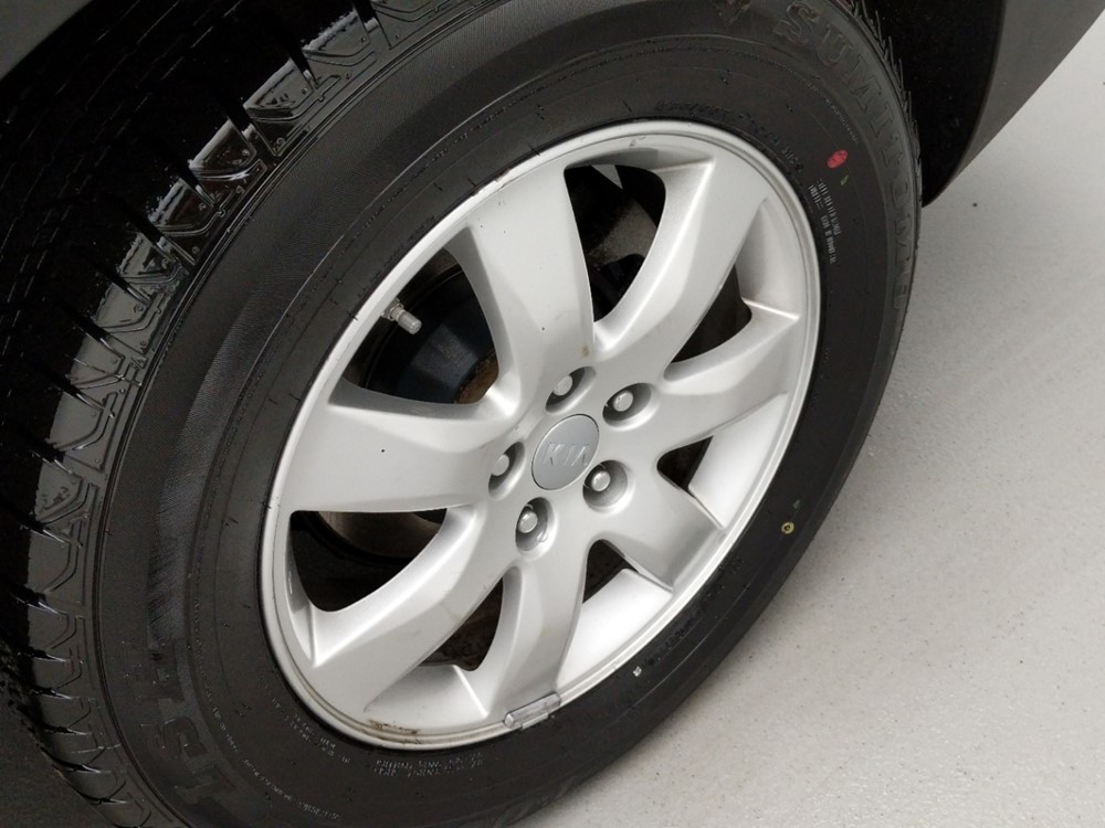 2012 Kia Sorento - Wheel