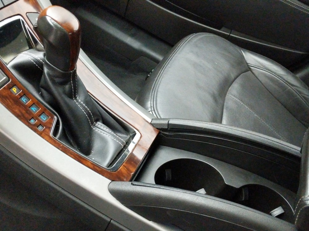 2010 Buick LaCrosse - Center Console/Cup Holders
