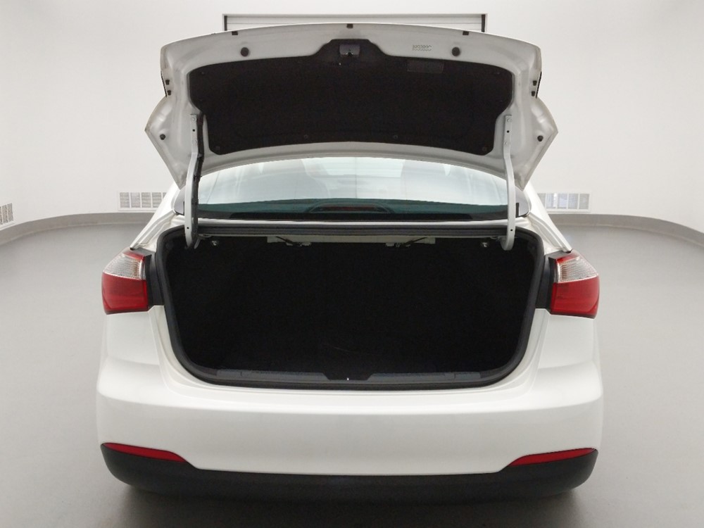 2016 Kia Forte - Trunk